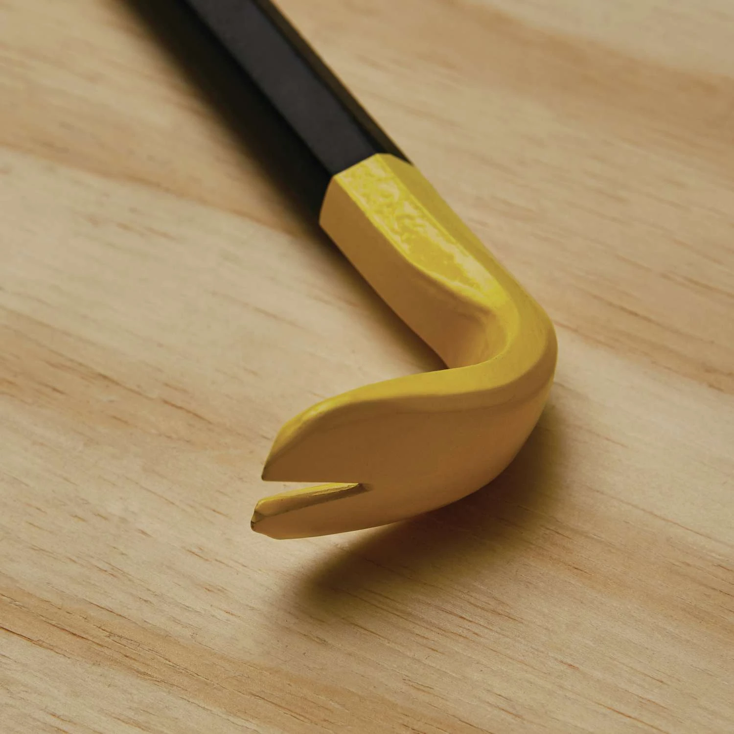 Stanley 10-1/4 In. 90-Degree Nail Puller 1 Pc 4 Stanley 10-1/4 In. 90-Degree Nail Puller 1 Pc - Image 3